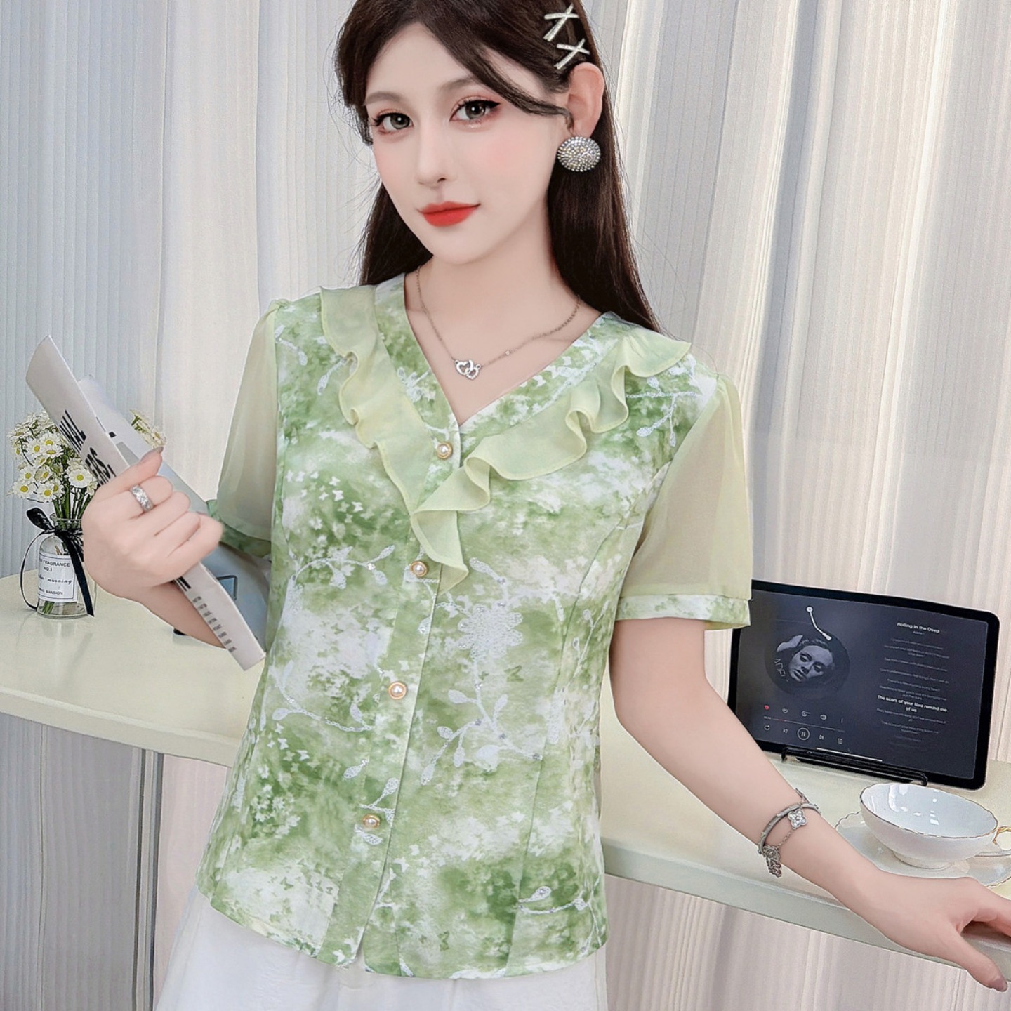 新中式暈染印花短袖上衣女2026夏荷葉邊V領氣質通勤顯瘦雪紡襯衫