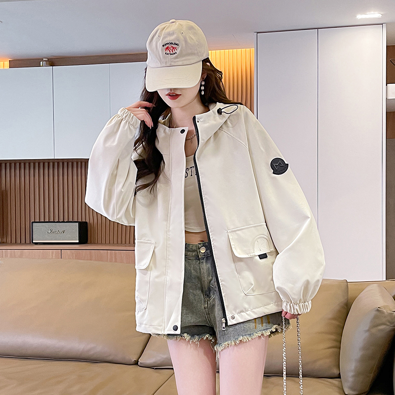 MY16574# 学院高端大气冲锋衣外套女大兜连帽休闲宽松户外短款风衣女裝...