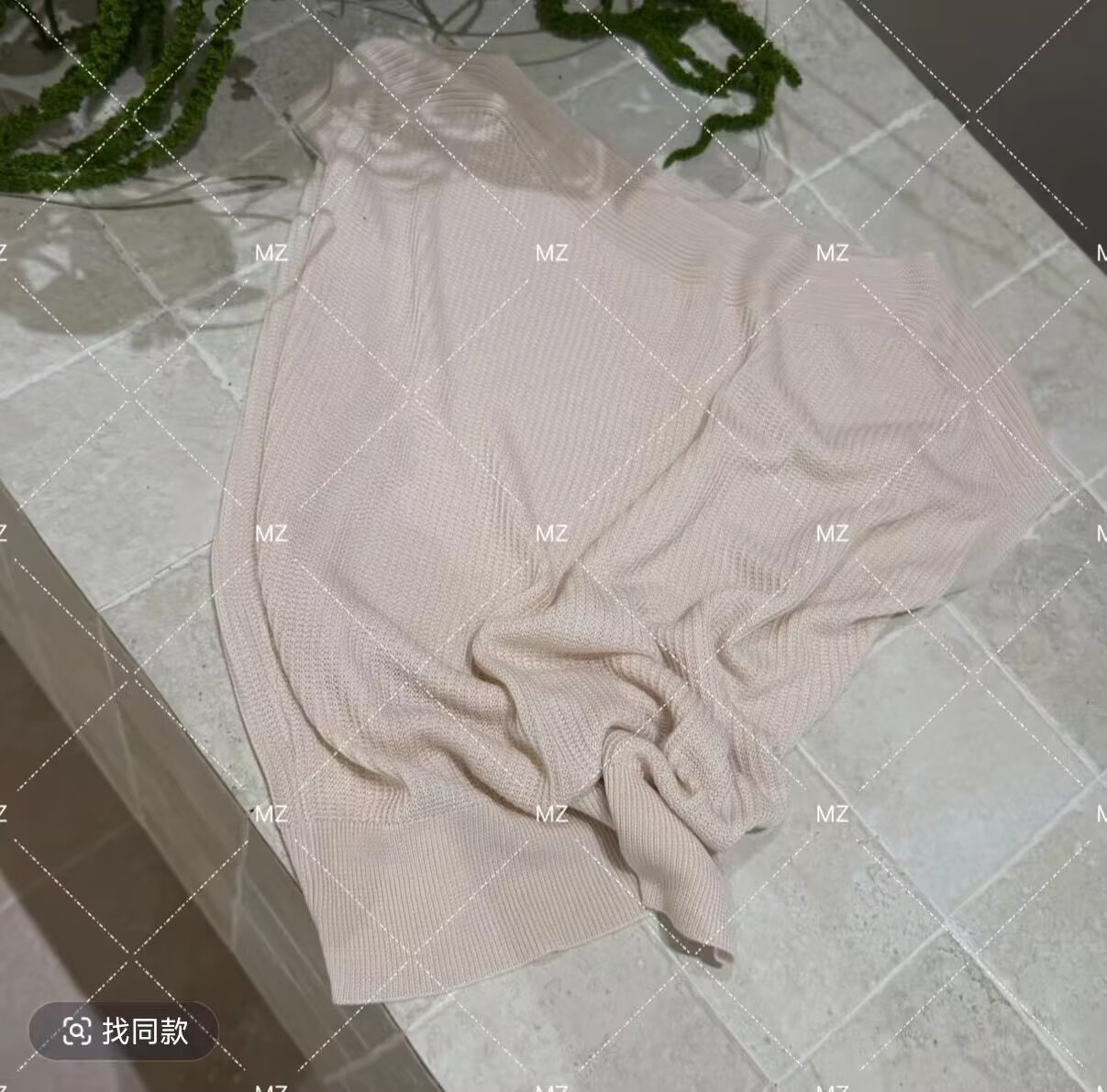 法式溫柔簡約風小蕩領上衣