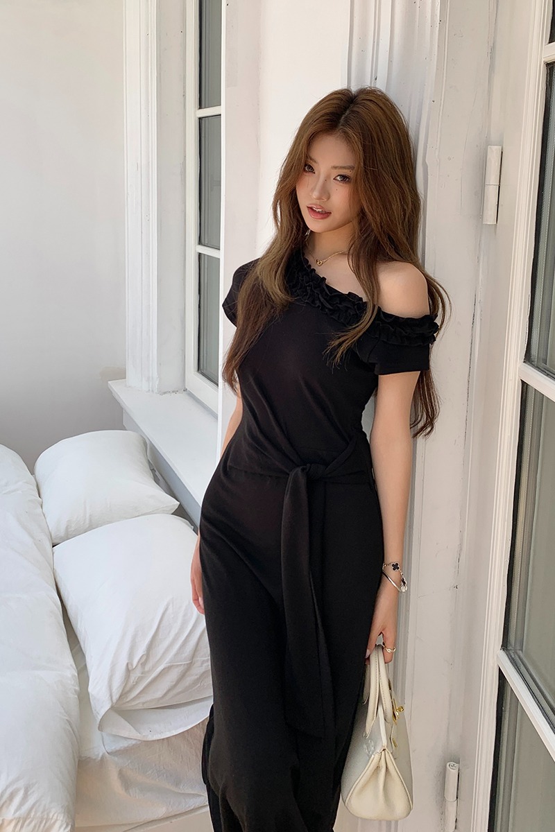 實拍2026夏裝新款松弛感高級拼接木耳邊斜肩連衣裙綁帶收腰長裙女