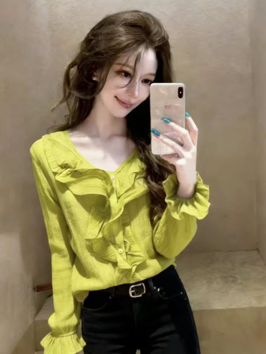 復古牛油果綠荷葉邊V領長袖襯衫女春季新款休閑通勤百搭顯瘦上衣