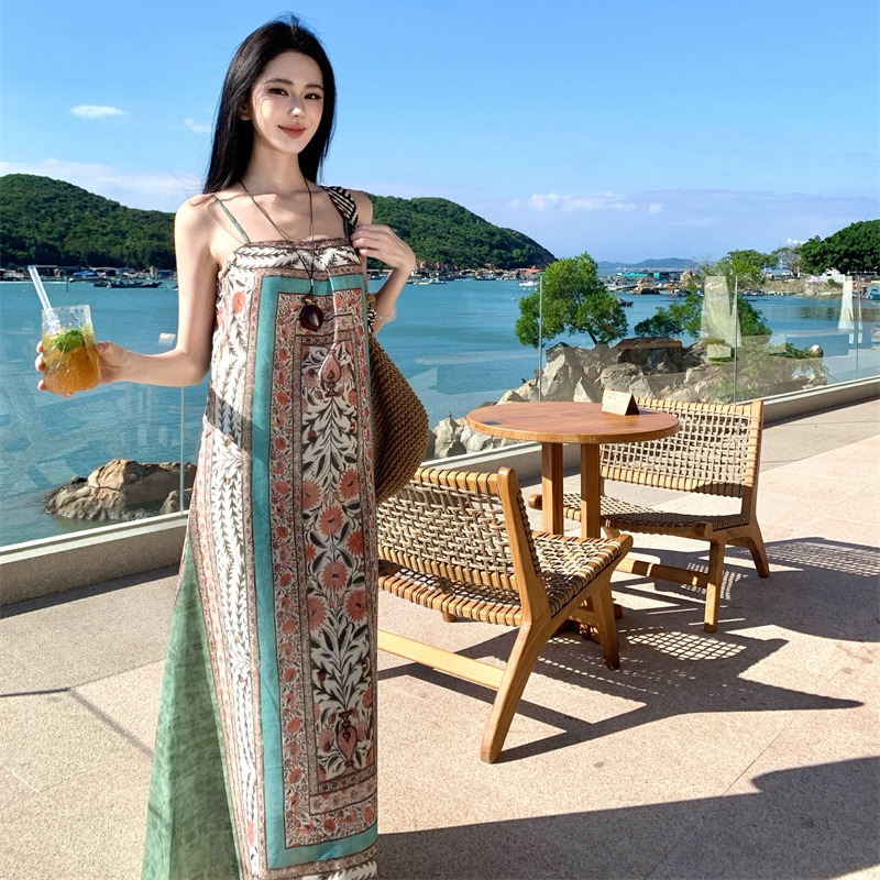 心馳神往 | 松弛感定位印花波西米亞風度假吊帶連衣裙