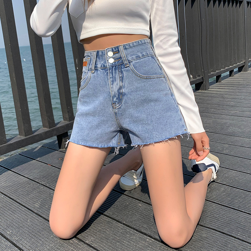 實拍排扣淺藍牛仔闊腿短褲女2026春夏季韓版高腰顯瘦毛邊哈倫熱褲