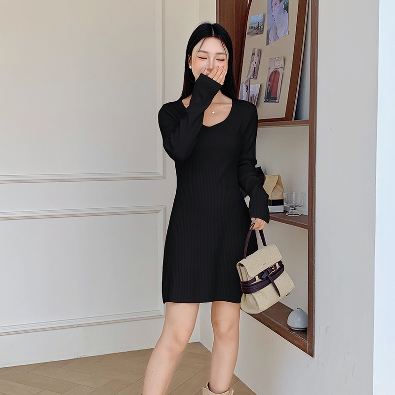 實拍法式復古赫本黑色針織連衣裙秋冬小個子收腰打底毛衣裙子