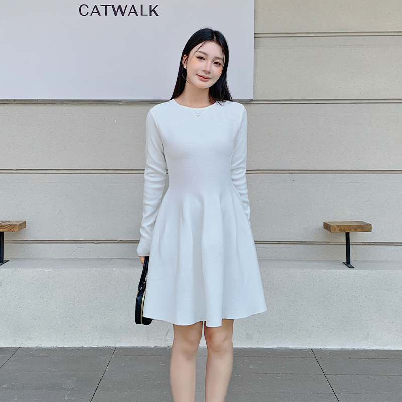 實拍秋冬絕美連衣裙高級感溫柔白色針織內搭裙子打底顯瘦短裙