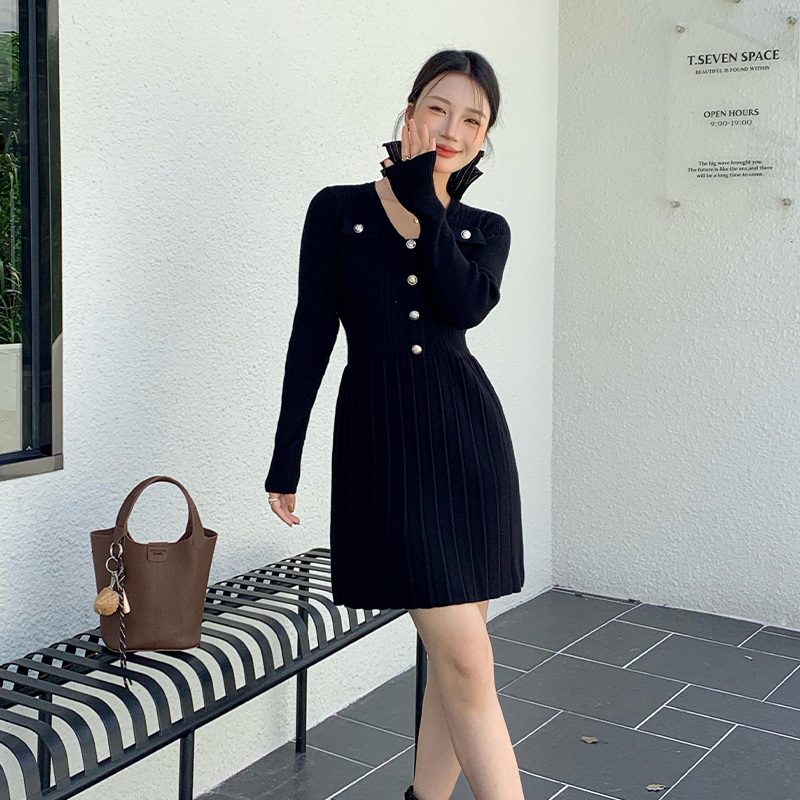 實拍赫本風黑色針織連衣裙子女秋冬打底內搭小香風毛衣裙短裙