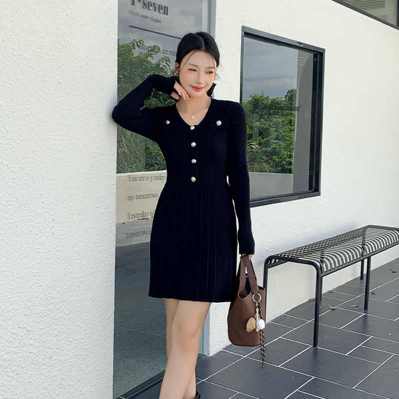 實拍赫本風黑色針織連衣裙子女秋冬打底內搭小香風毛衣裙短裙