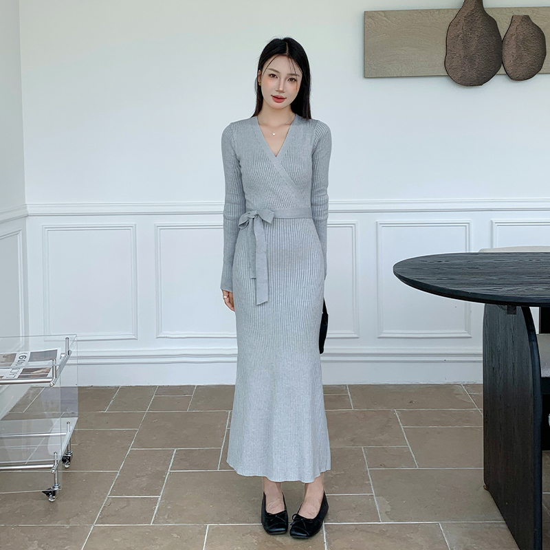 實拍法式毛衣針織連衣裙氣質V領女秋冬顯身名媛打底中長裙子