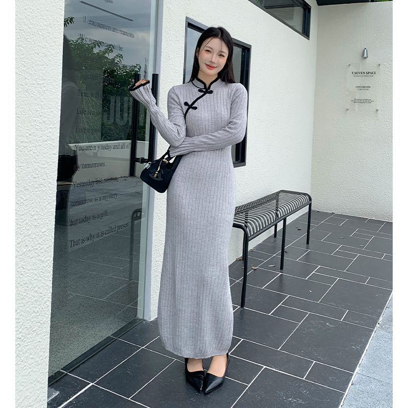 實拍新中式國風針織長袖連衣裙盤扣淑女修身包臀長裙配大衣女