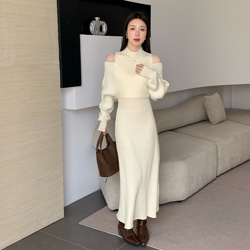 實拍理想歐尼氣質收腰針織連衣裙女秋冬設計感露肩假兩件長裙