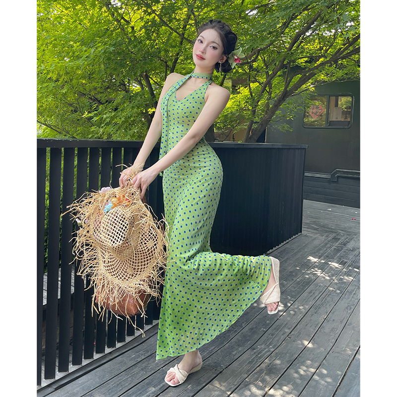 實拍法式性感辣妹波點飄帶掛脖連衣裙女夏季收腰顯瘦包臀長裙