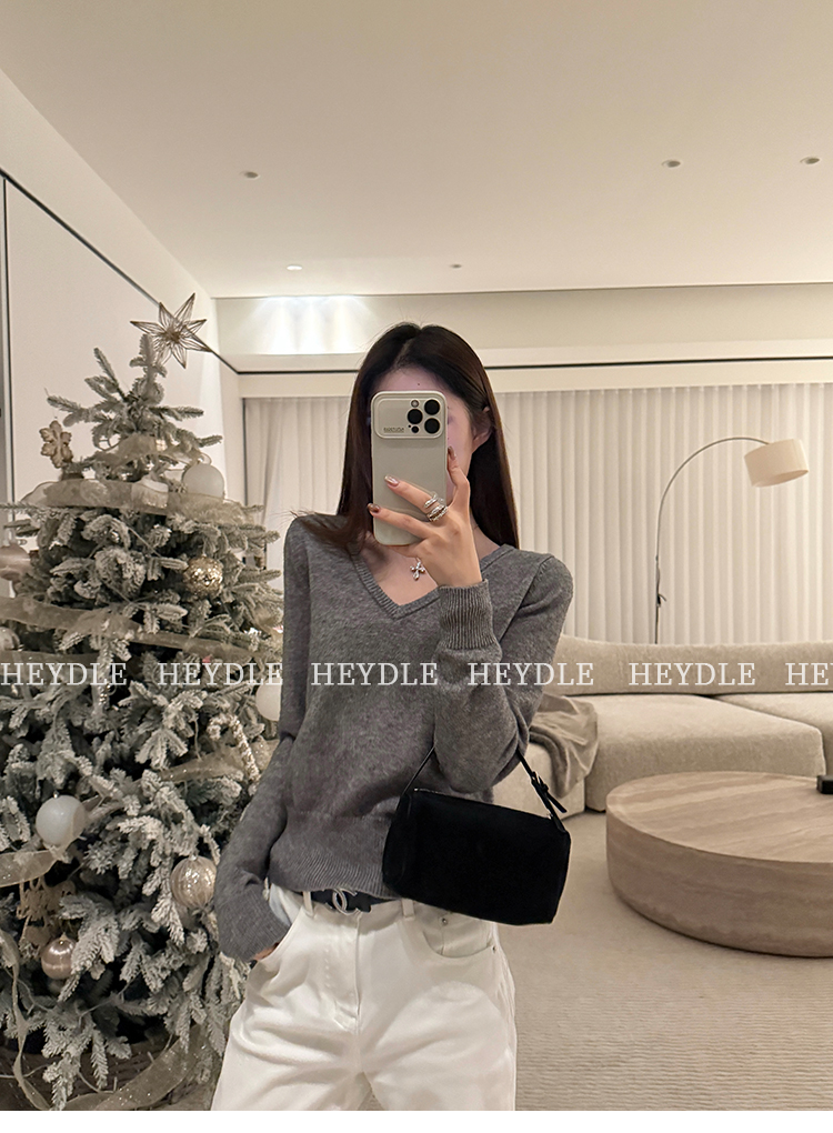 黑豆哼哼 撩人心弦 *短款V領套頭針織衫春秋百搭純色軟糯內搭毛衣