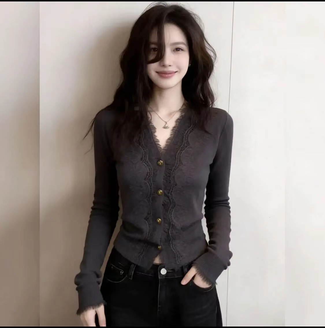 法式溫柔氣質高級感杏色上衣女2026春毛邊設計感內搭打底衫可外穿