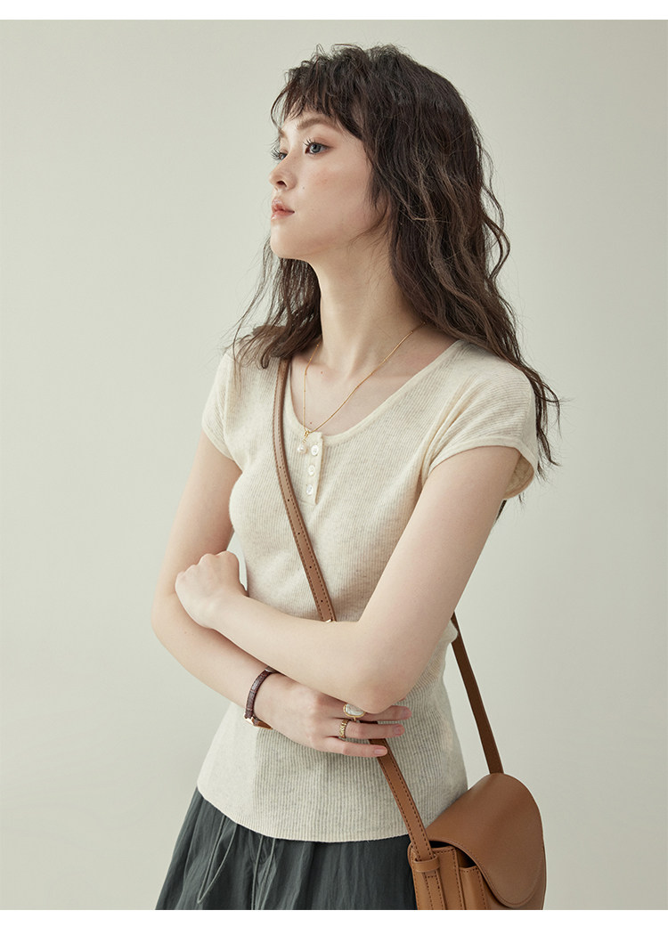 北島AMUU日系半開領修身顯瘦短袖針織衫女夏季小個子百搭上衣