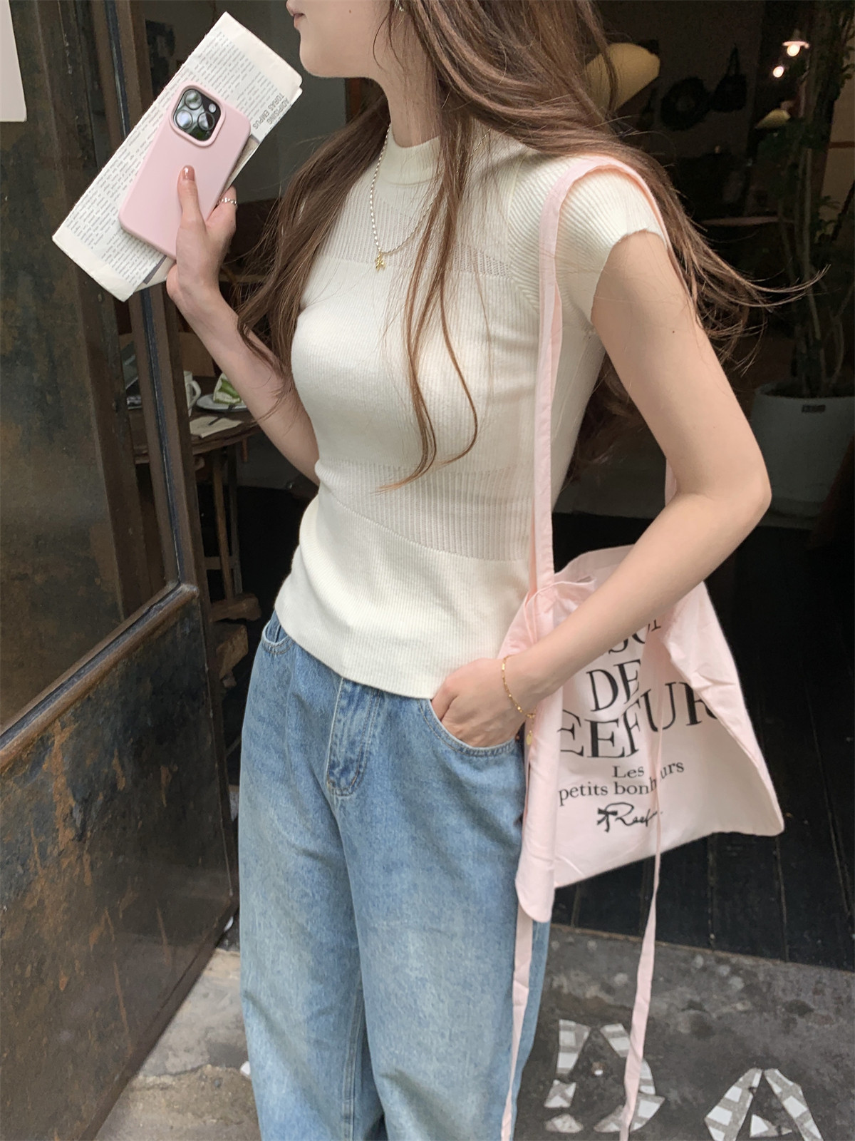 別致夏季法式圓領鏤空t恤女士高級感冰絲針織短袖不規則修身上衣