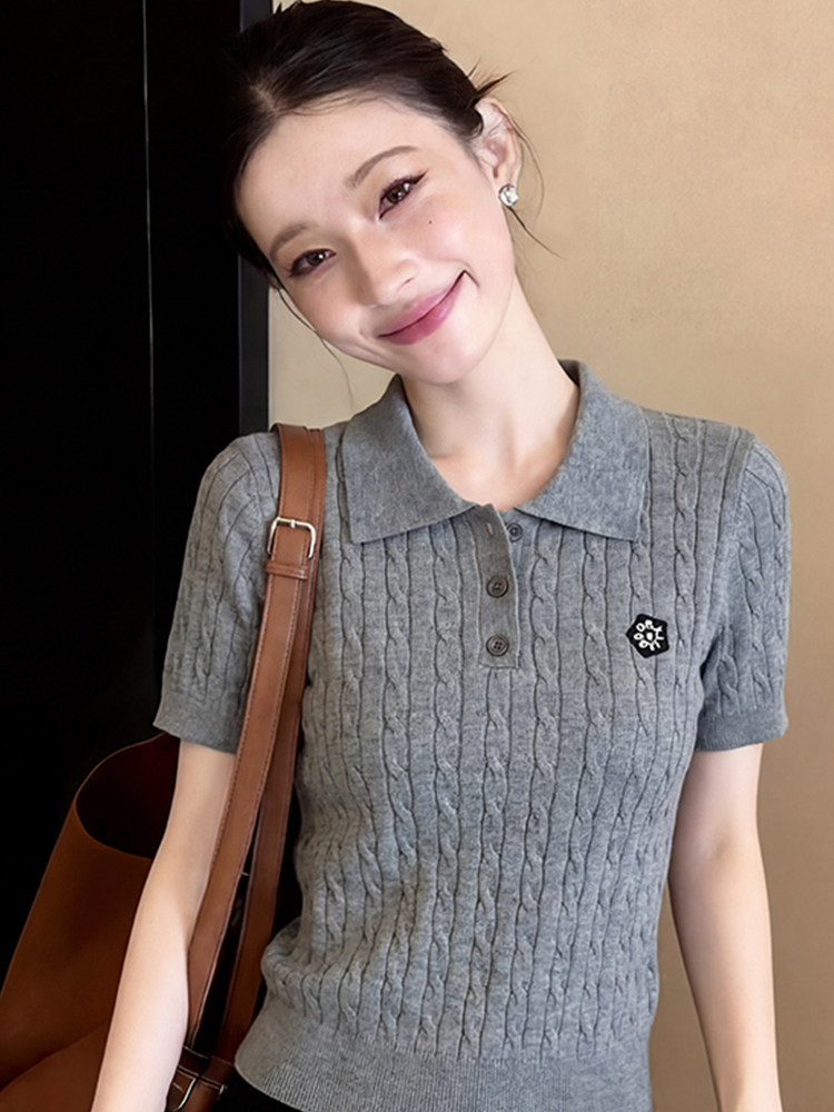 灰色絞花刺繡翻領短袖T恤女早春季內搭打底衫小個子短款修身上衣
