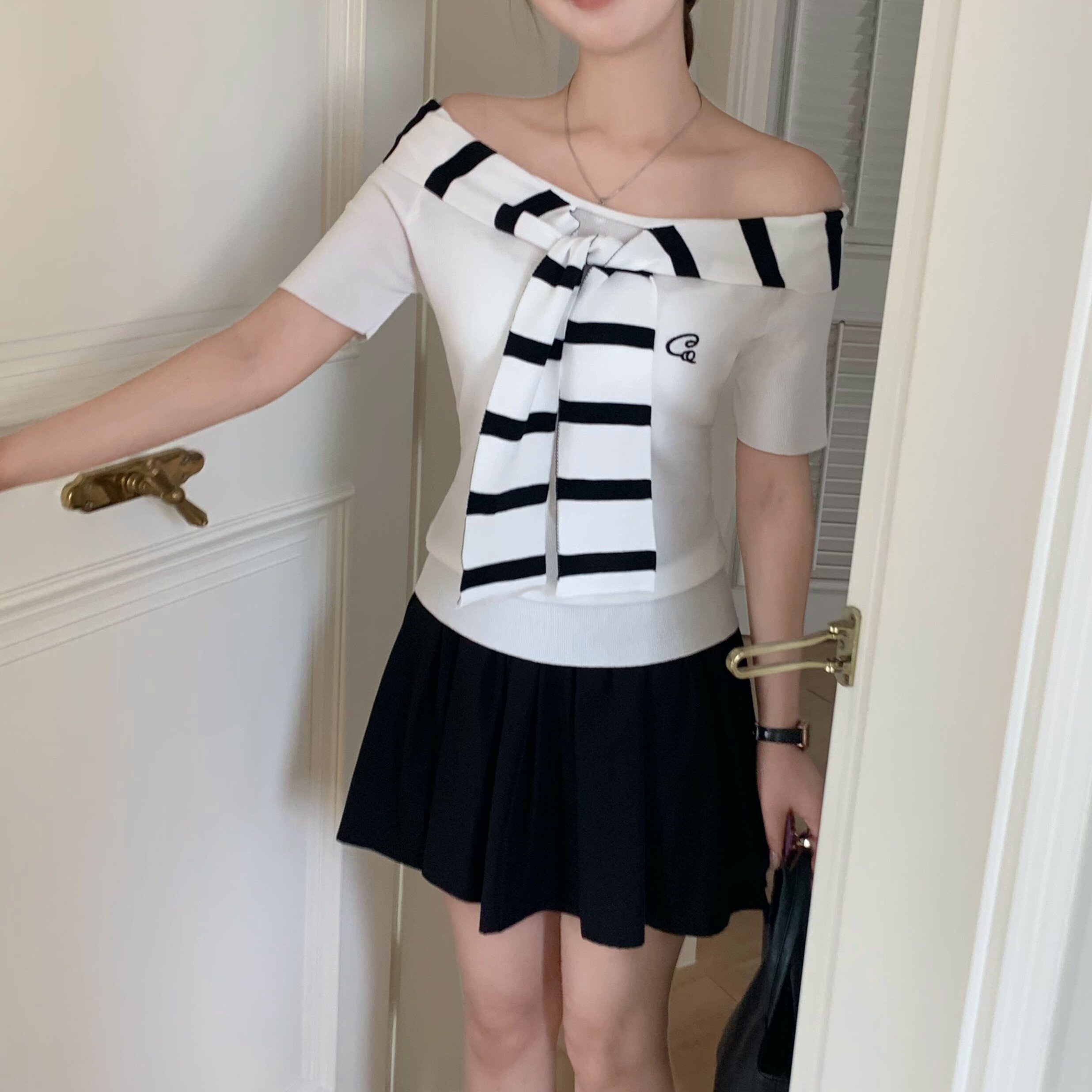 CODICE 夏季條紋拼接水手領設計感一字肩修身顯瘦短袖打底上衣女