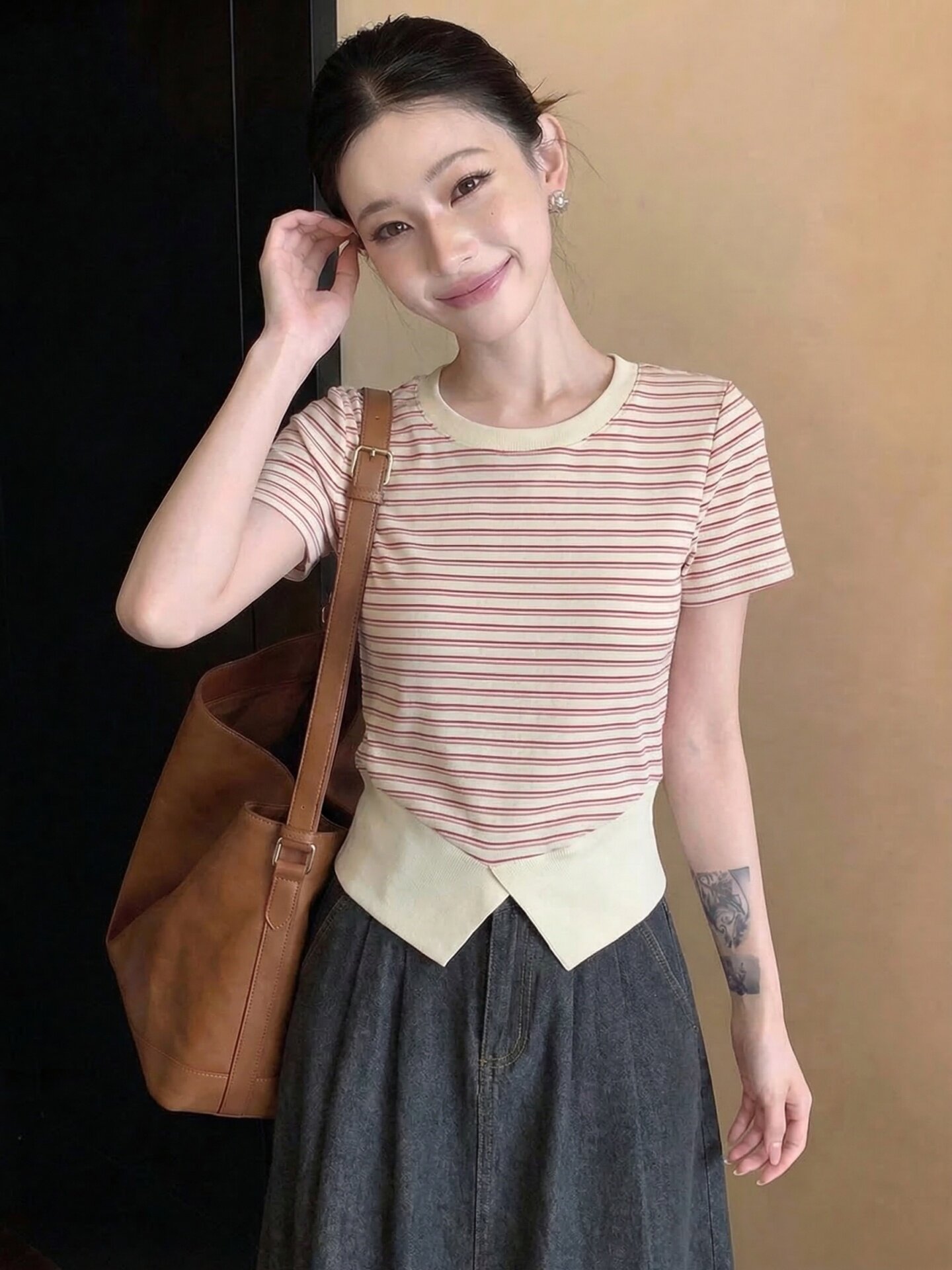 甜美紅條紋收腰短款t恤女夏季新款開叉短袖上衣