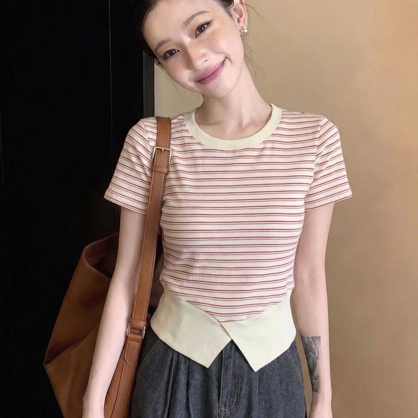 甜美紅條紋收腰短款t恤女夏季新款開叉短袖上衣