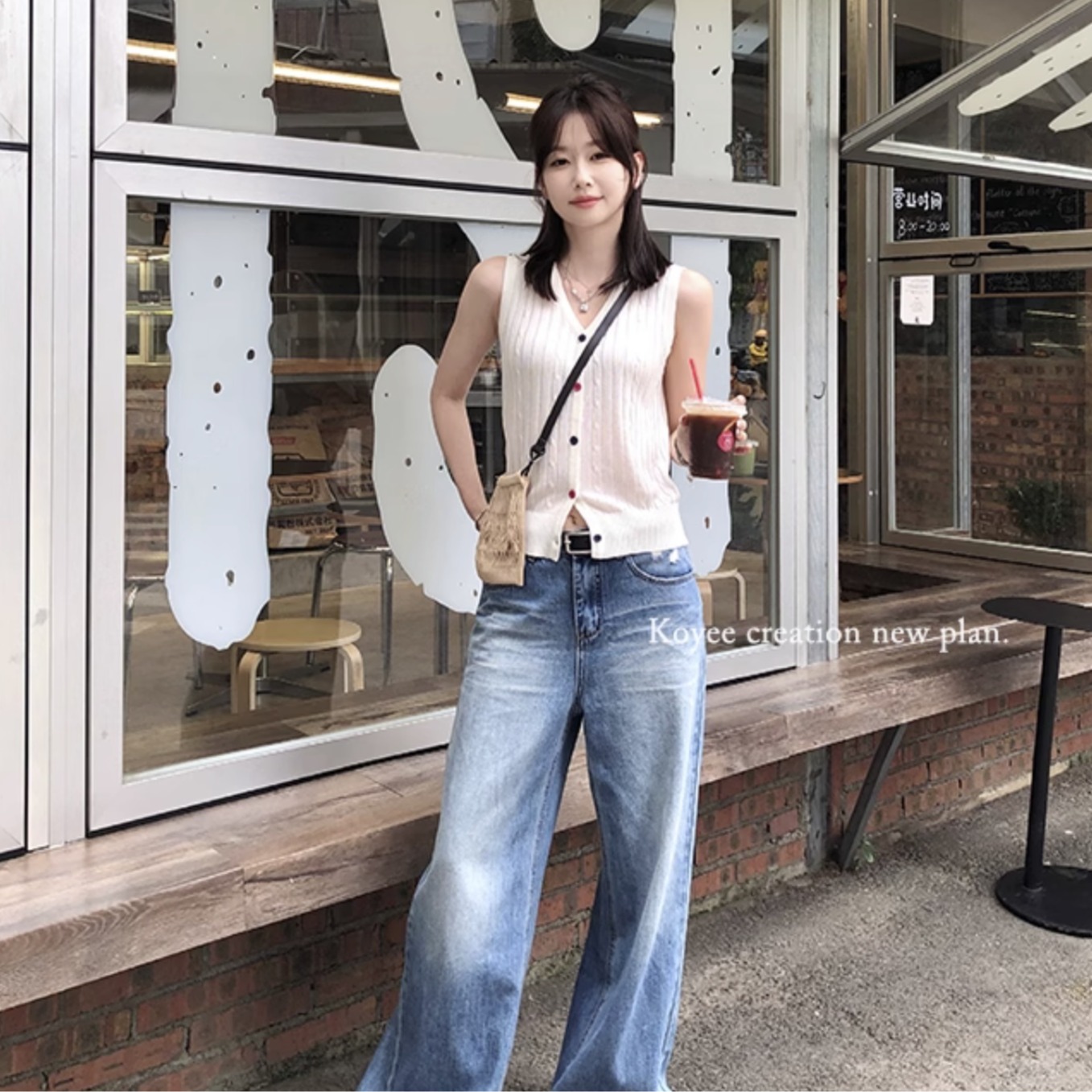 孔一粒 撞色紐扣針織背心女夏季新款設計感短款顯瘦無袖V領上衣