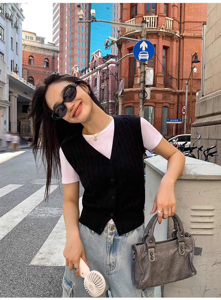 pusumede 灰色麻花V領毛衣馬甲女開衫春秋疊穿坎肩針織背心上衣