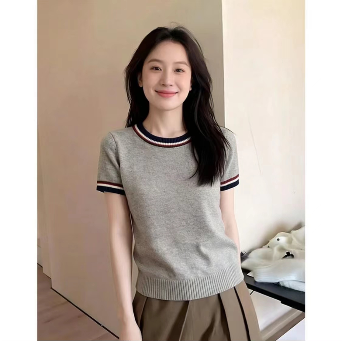 撞色圓領短袖針織衫女灰色設計感通勤上衣親膚舒適內搭修身打底衫