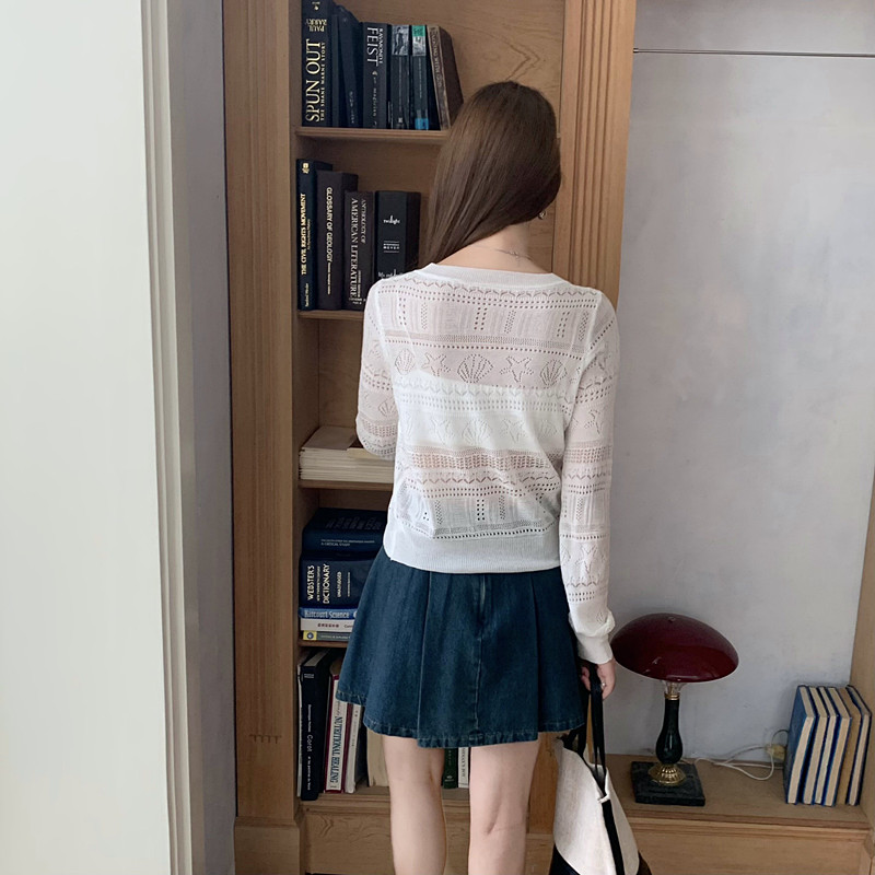 邱肉瑤 清冷微透針織開衫女春季新款百搭修身顯瘦簡約慵懶風上衣