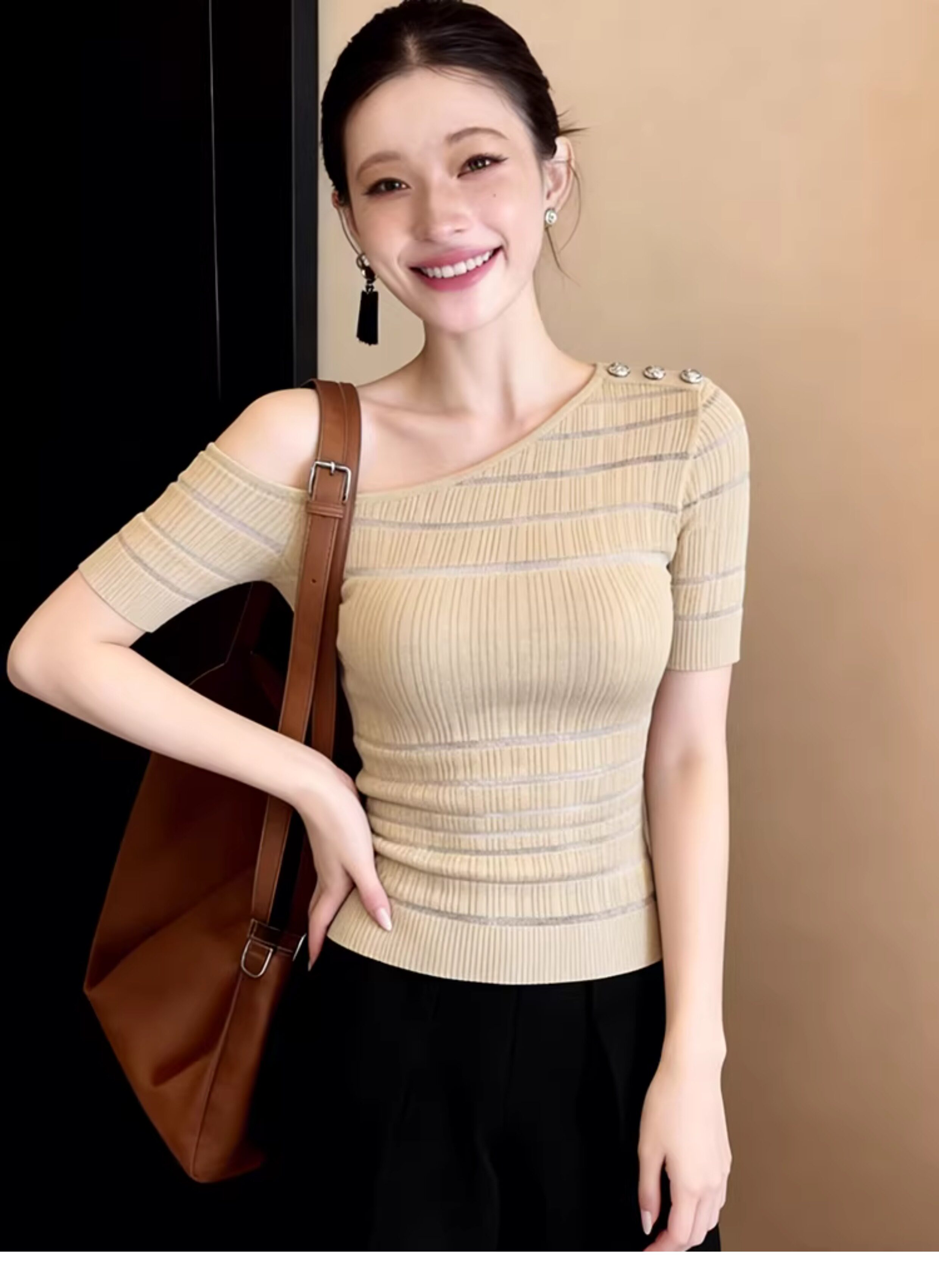 小個子咖色斜領露肩針織衫冰絲短袖t恤女夏季修身設計感短款上衣