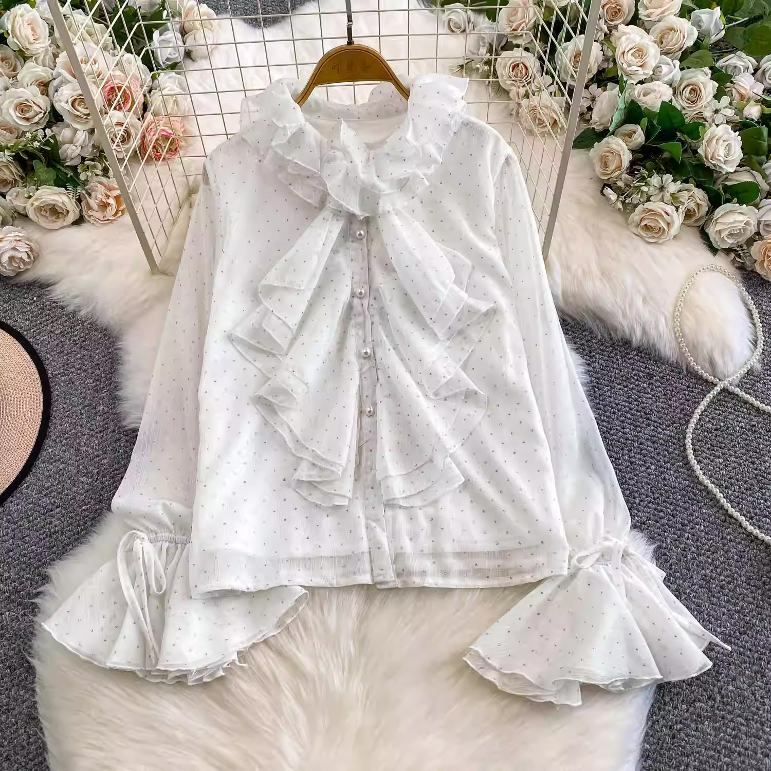 法式甜美波點荷葉邊喇叭袖襯衫女春秋單排扣休閑百搭洋氣減齡上衣