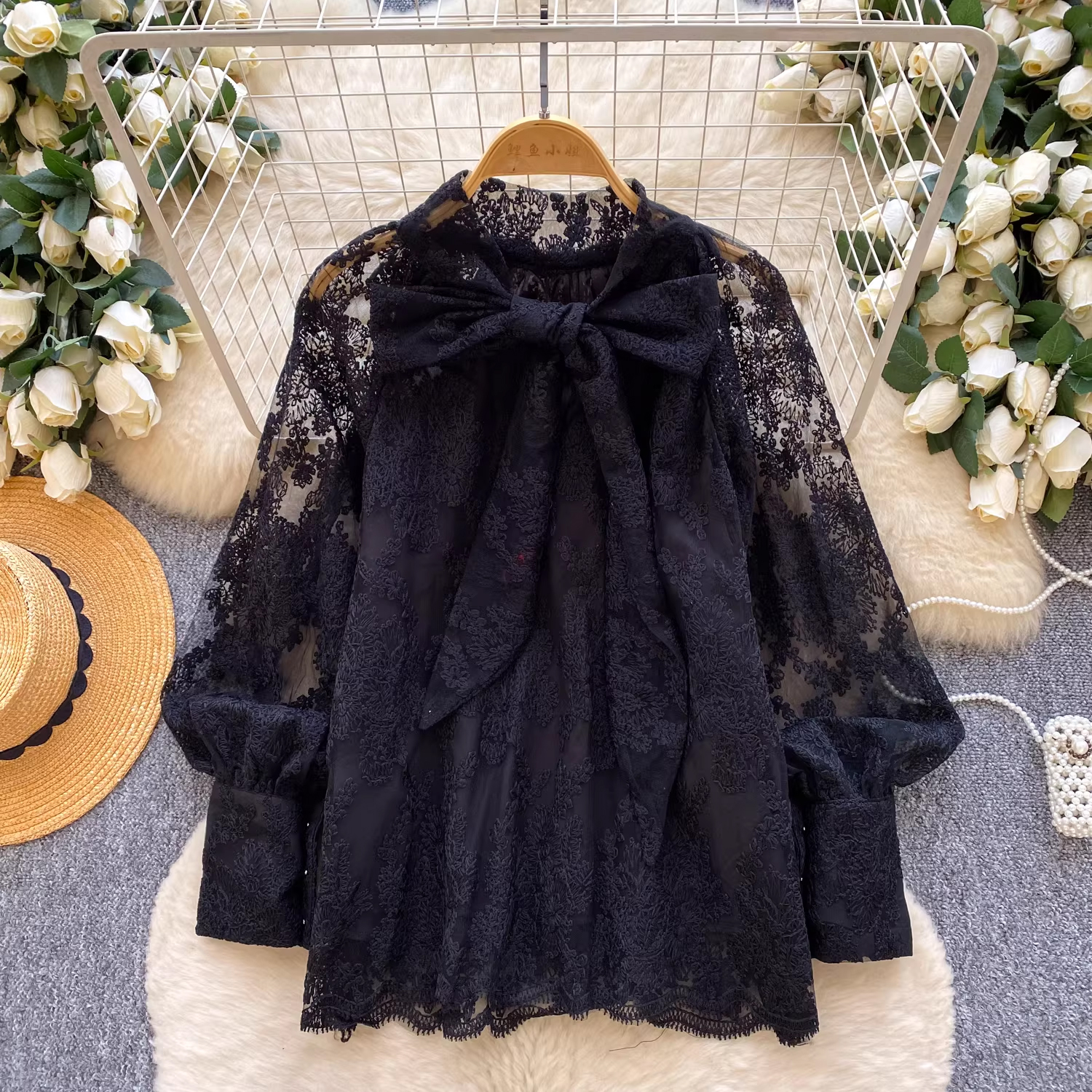 法式復古宮廷風紅色蕾絲刺繡襯衫女韓版網紗長袖蝴蝶結溫柔上衣