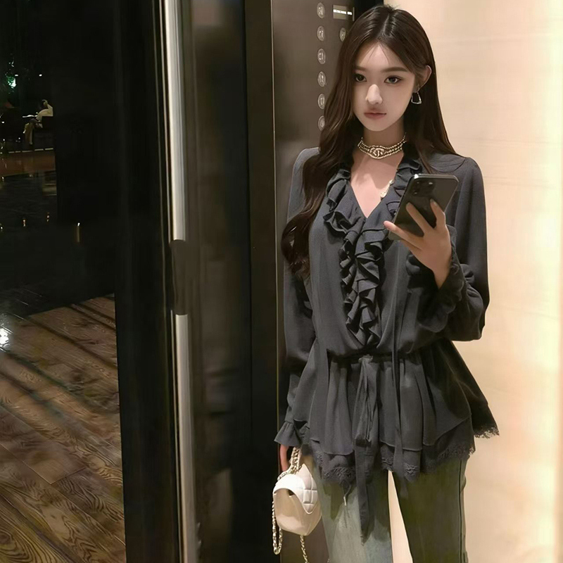 新款法式氣質高級感溫柔風荷葉邊V領襯衫收腰百搭上衣女