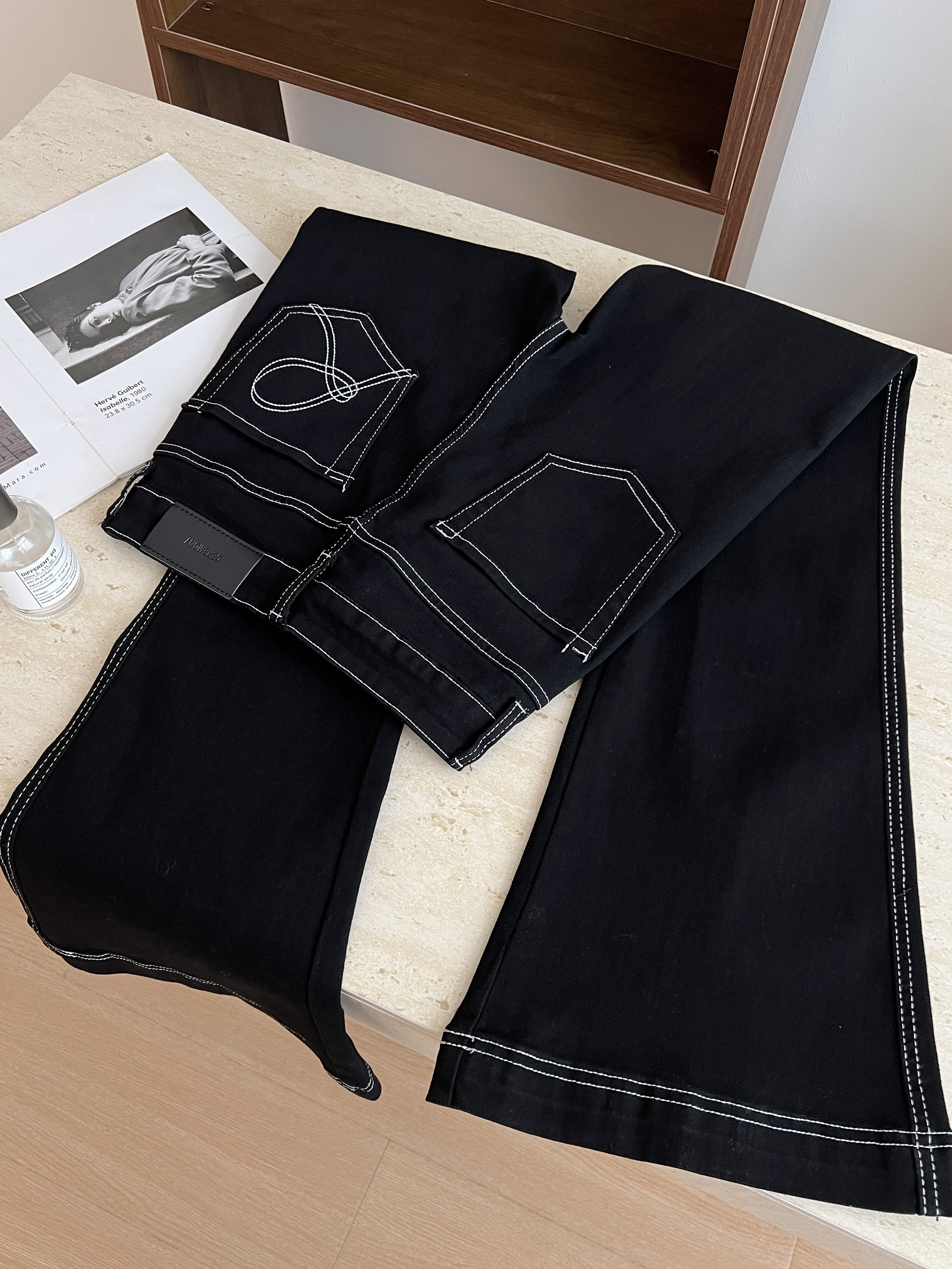 口袋刺繡設計感微喇牛仔褲女2025年秋季新款高腰彈力顯瘦喇叭長褲