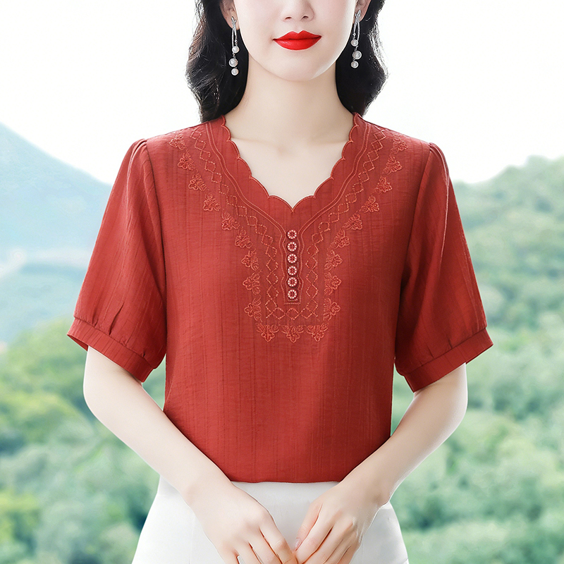 洋氣媽媽裝V領短袖刺繡上衣中老年女裝寬松顯瘦減齡百搭小衫