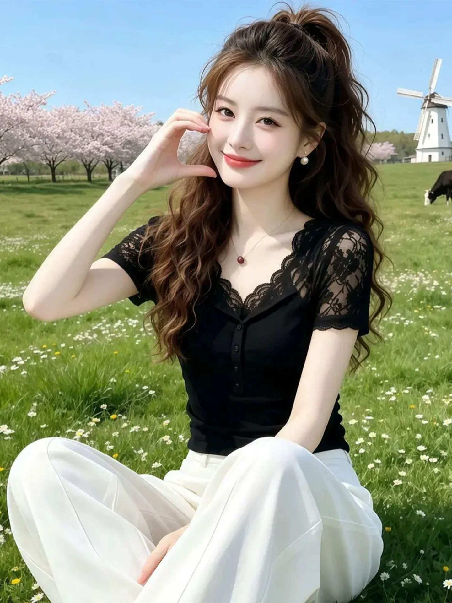 時尚V領蕾絲拼接短袖T恤夏季新款修身百搭潮流女款洋氣百搭上衣
