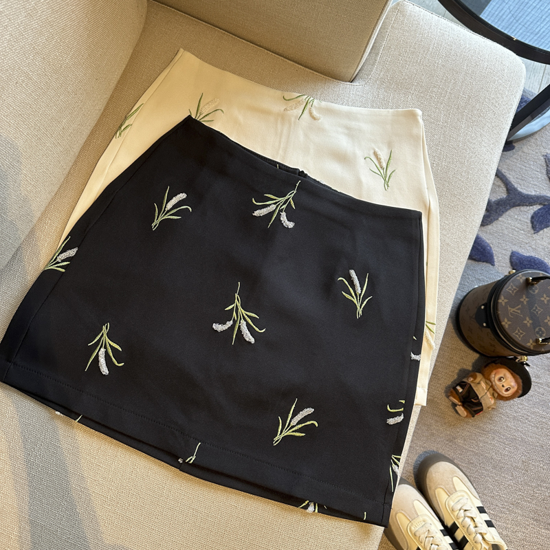 實拍 重工刺繡半身裙女2026新款高腰顯瘦a字包臀裙防走光內襯短裙