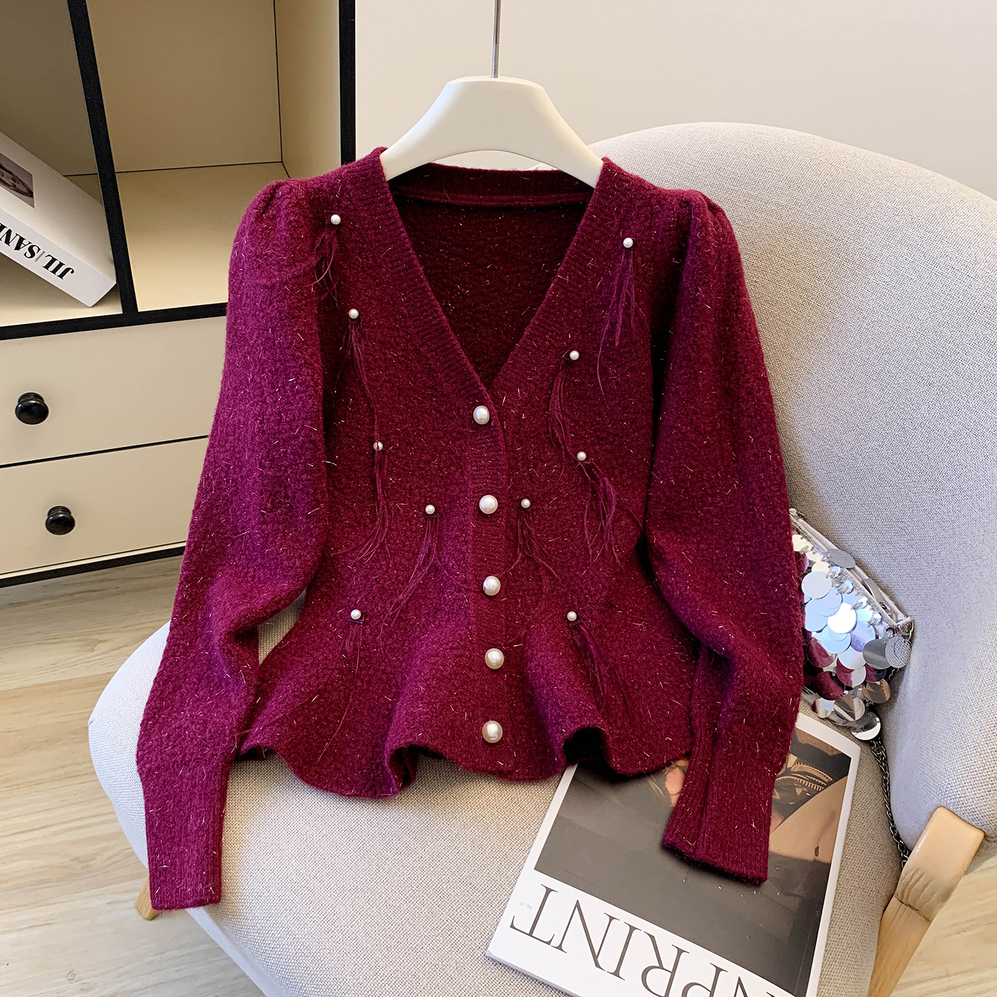 MY15536# 小香风V领内搭打底针织衫女新款珍珠扣鱼尾收腰短款红色毛衣...