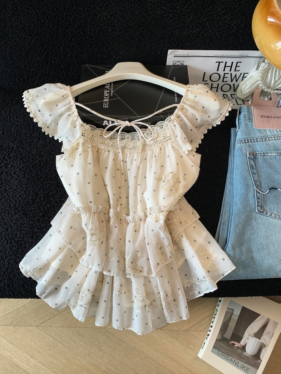 韓系夏款甜美洋氣精致拼接波點刺繡蕾絲邊文藝方領飛飛袖小衫女