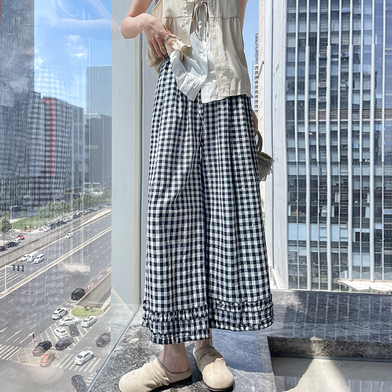 藍色格紋闊腿褲女夏季薄款冰絲棉垂感寬松休閑褲木耳邊拼接九分褲