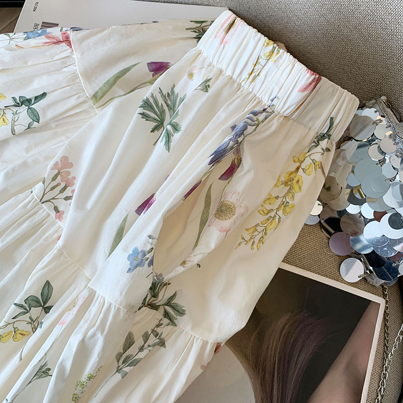 法式甜美碎花a字松緊腰白色百褶半身裙女夏季新款小個子中長裙子