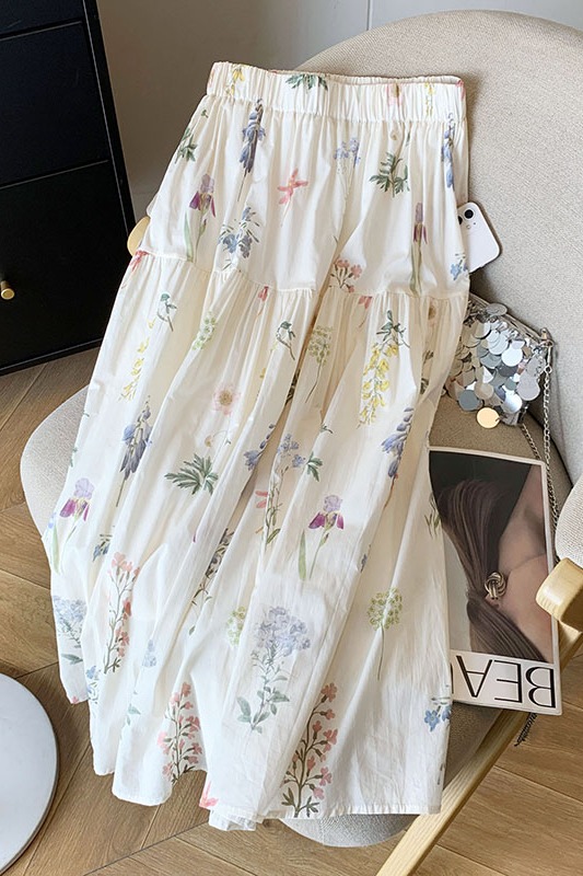 法式甜美碎花a字松緊腰白色百褶半身裙女夏季新款小個子中長裙子