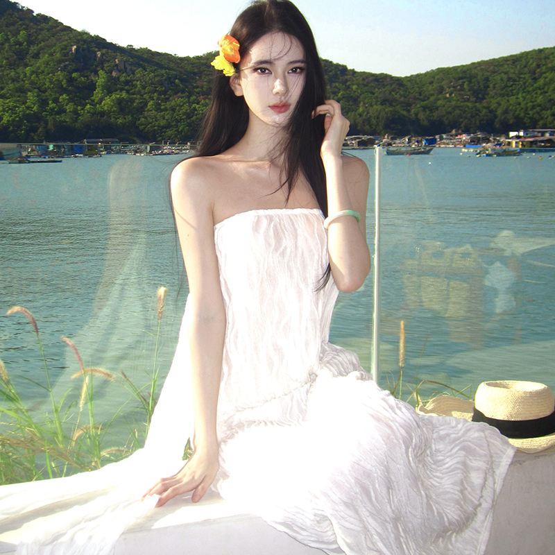 優雅度假風抹胸皺感連衣裙夏季新款氣質百搭仙氣小禮服裙