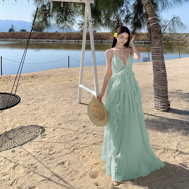海邊度假風連衣裙女裝夏季2025新款名媛氣質掛脖露背長款裙子