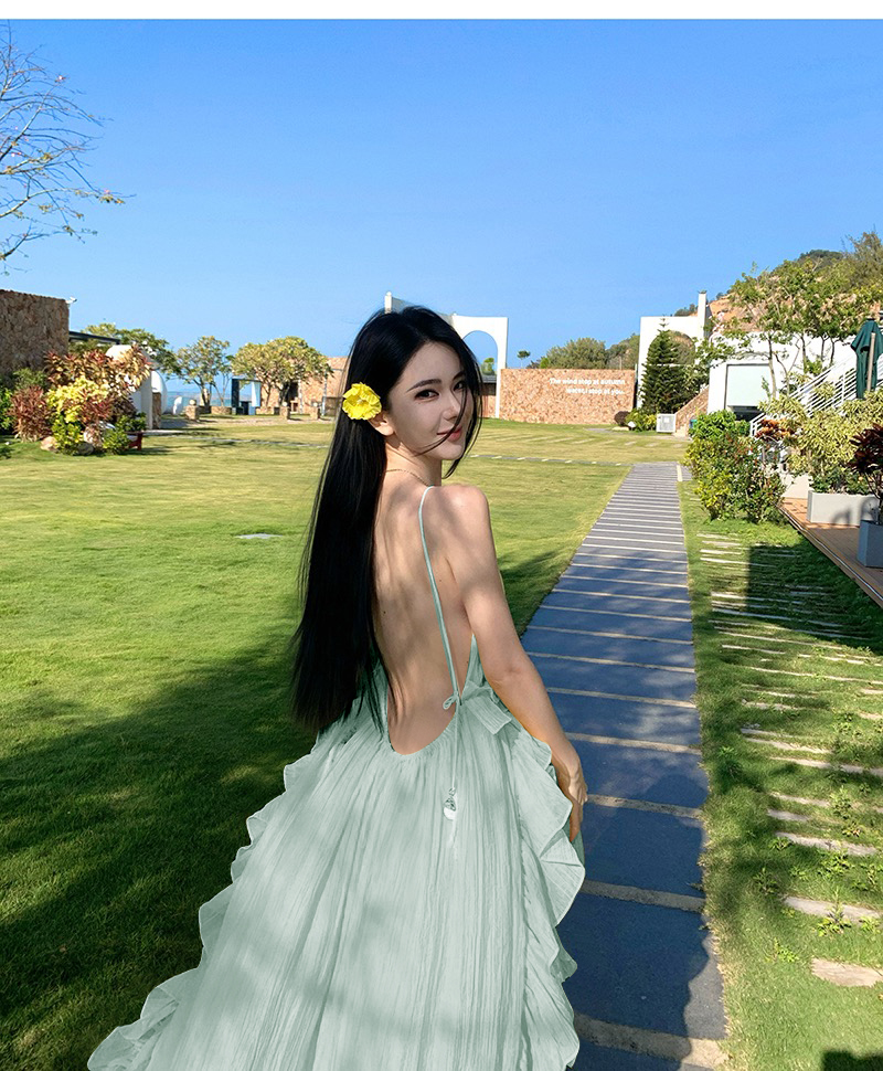 海邊度假風連衣裙女裝夏季2025新款名媛氣質掛脖露背長款裙子