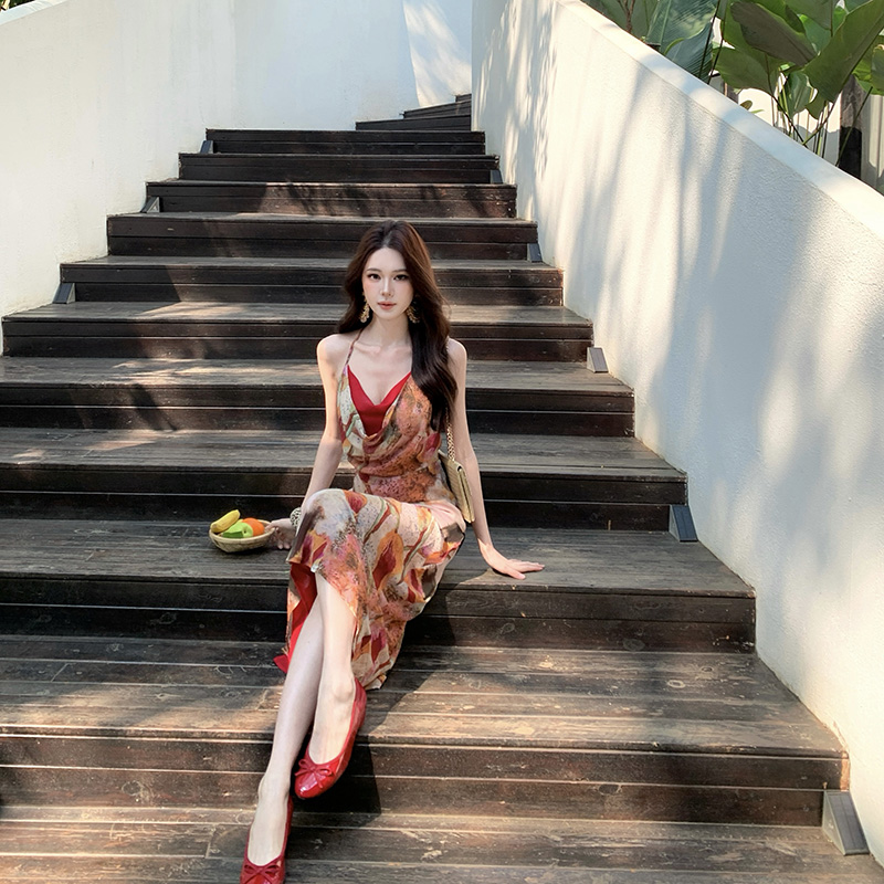 蕩領撞色修身連衣裙女春夏掛脖吊帶度假長裙