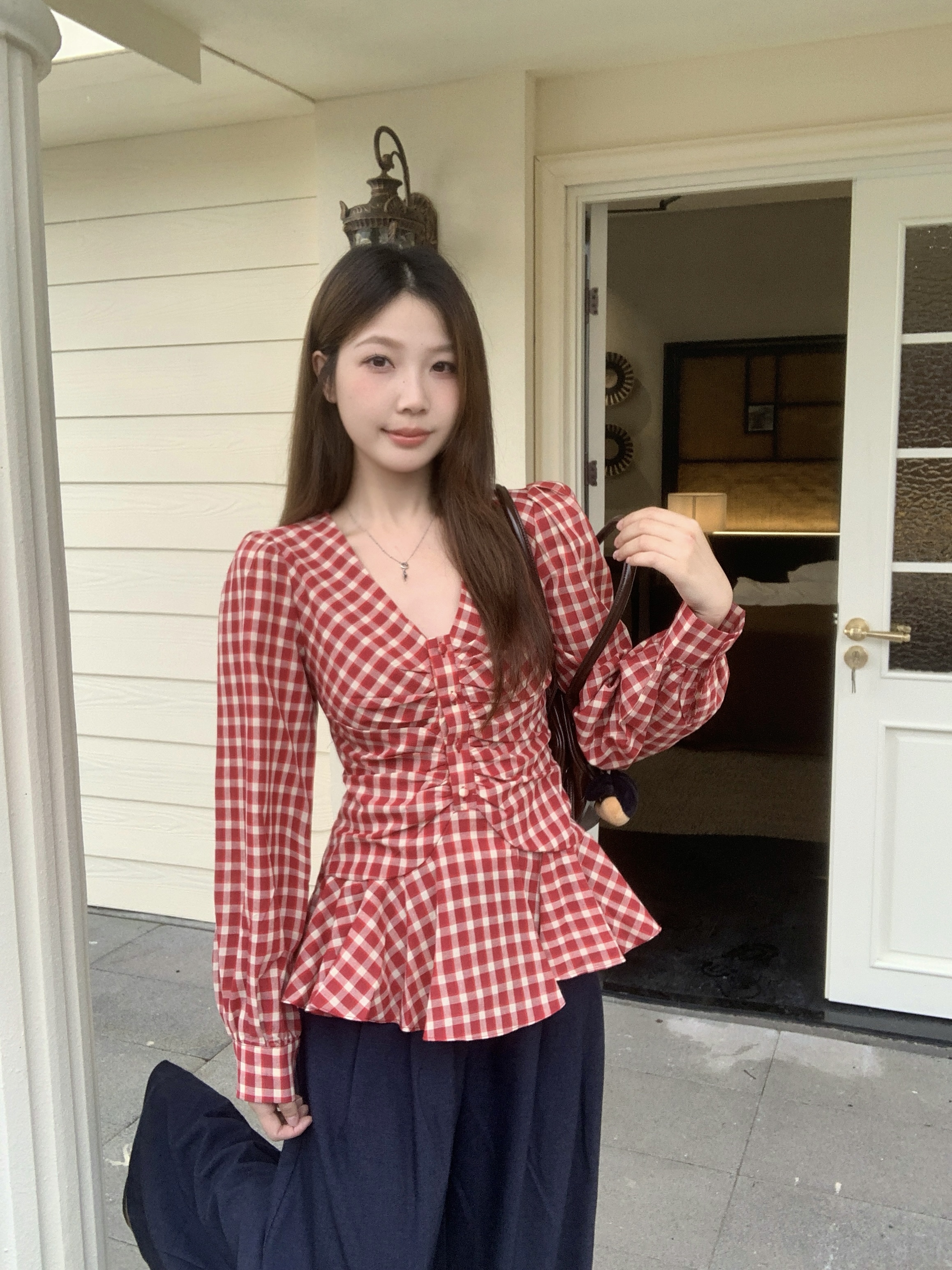 MY12578# 实拍 大码胖MM秋季新款法式复古格子V领长袖衬衣褶皱收腰显瘦上衣