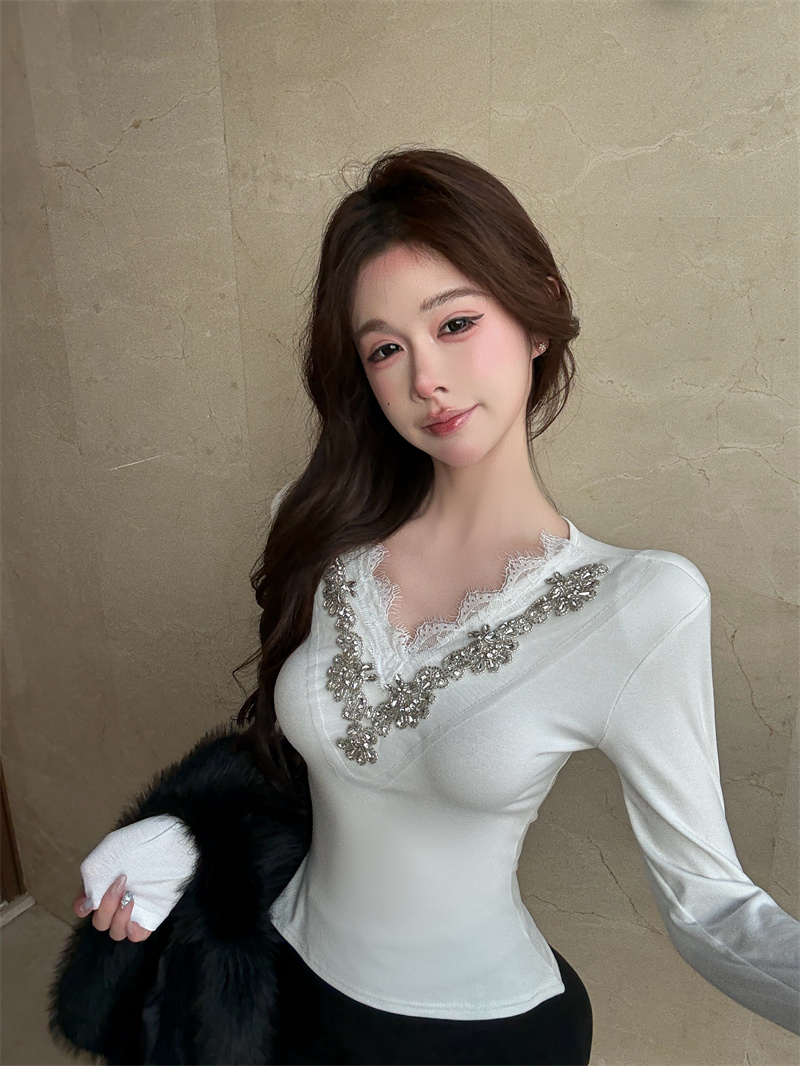 MY16702# 重工蕾丝镶钻V领纯欲辣妹早春新款气质显瘦设计感打底衫女裝...