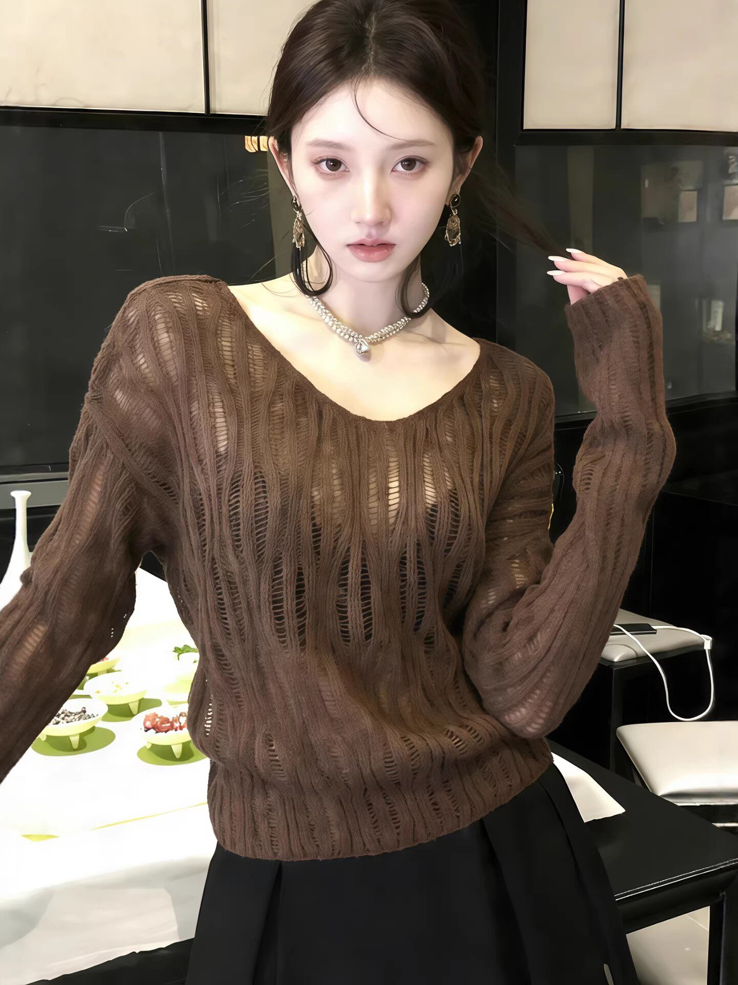 設計感咖色V領鏤空針織衫春裝女款2026年新款內搭打底衫罩衫上衣