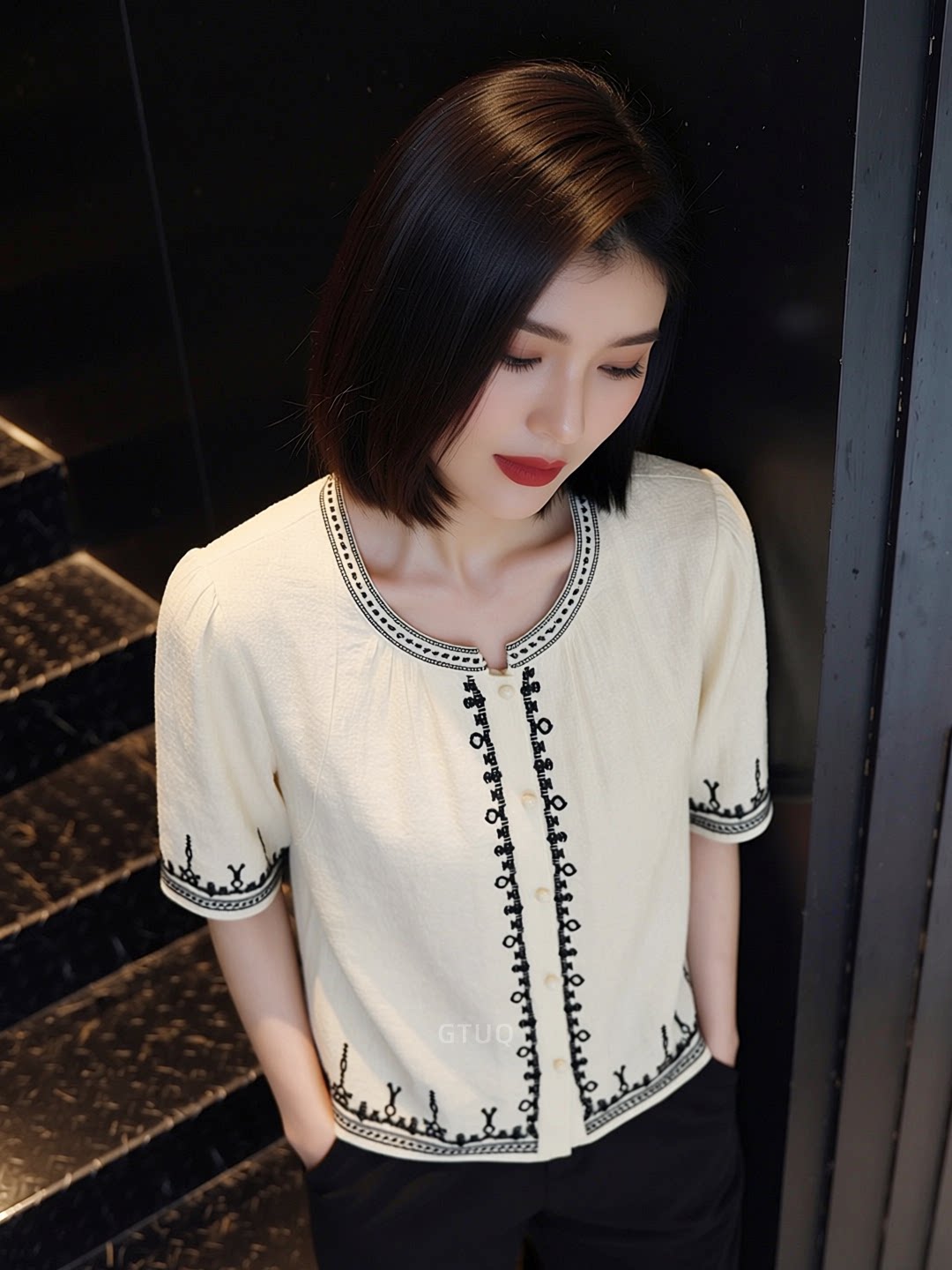 2026夏季新款時尚優雅氣質范休閑減齡百搭通勤風短袖T恤上衣女裝