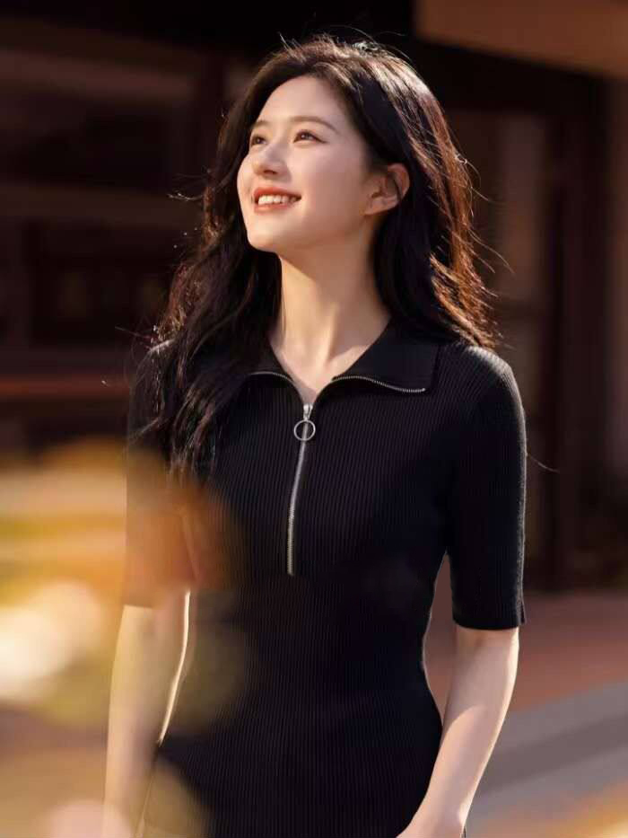 休閑夏季新款女裝簡約風百搭半拉鏈純色翻領針織修身打底上衣