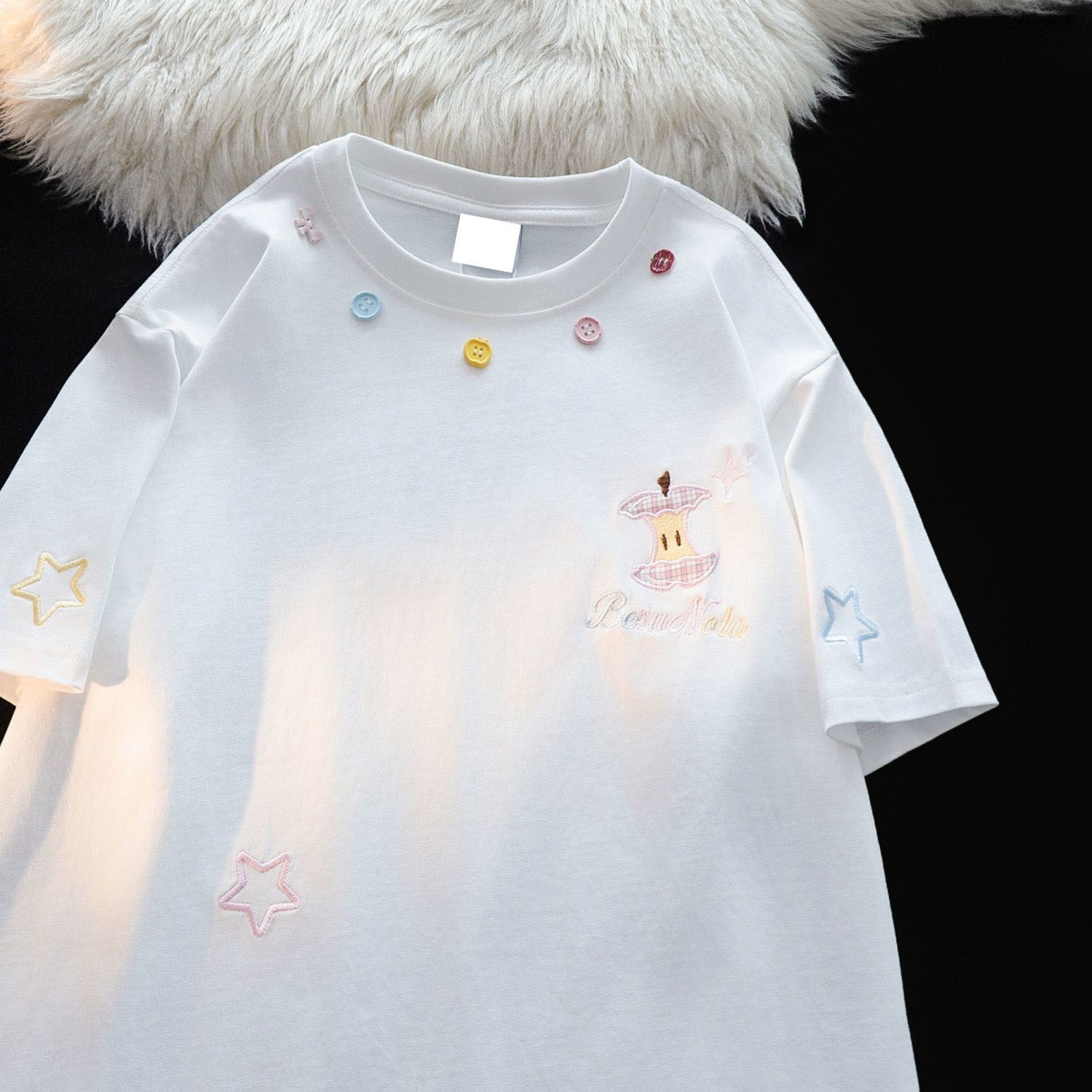 刺繡貼布+紐扣+內里鋪布純棉220克短袖t恤男女